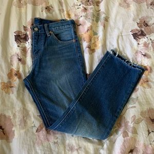 RESERVED Levi’s Raw Hem Ankle Crop Jeans